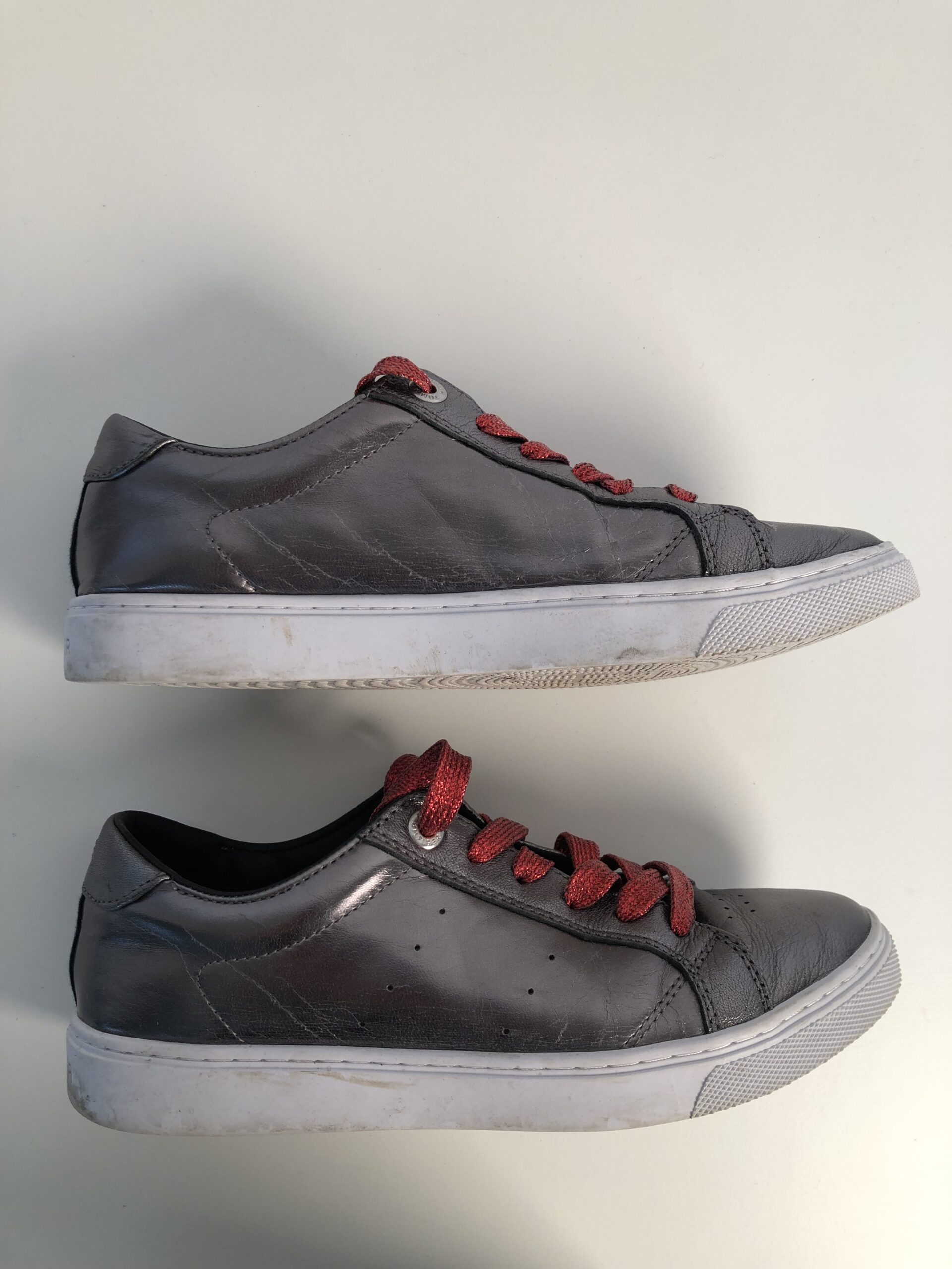 Basket Tommy Hilfiger métalisée à lacets rouge /taille 39 - Image 4