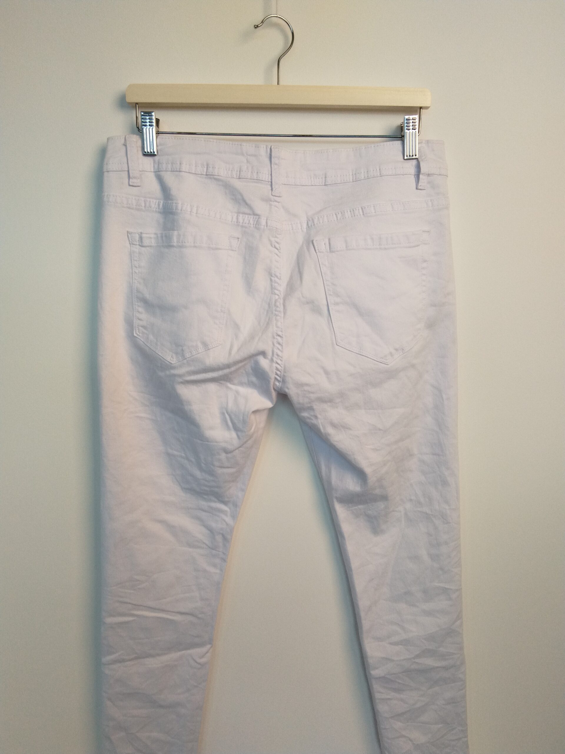 Jean blanc avec détails "diamant" sur les côtés / taille L - Image 3