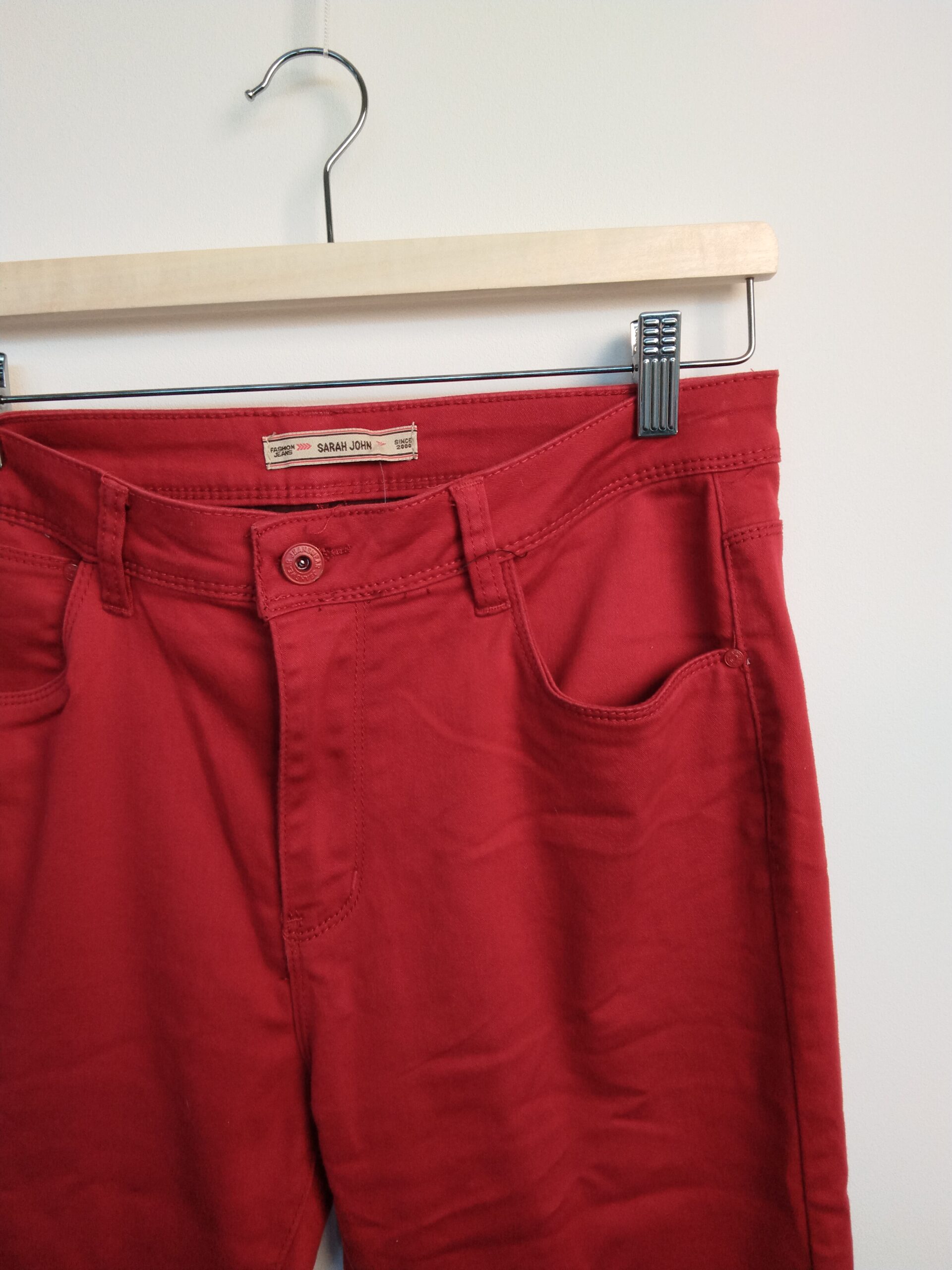 Jean rouge Sarah John / taille 44 - Image 2